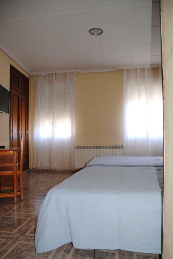 Hostal Avila Ocaña Exteriör bild